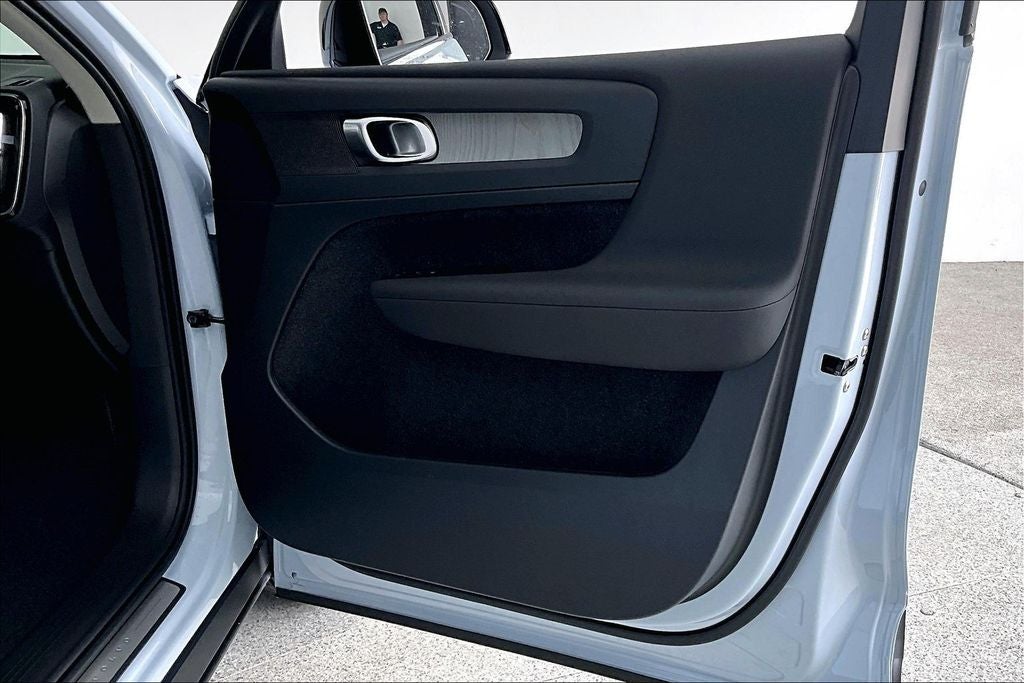 2026 Volvo XC40 B5 Core