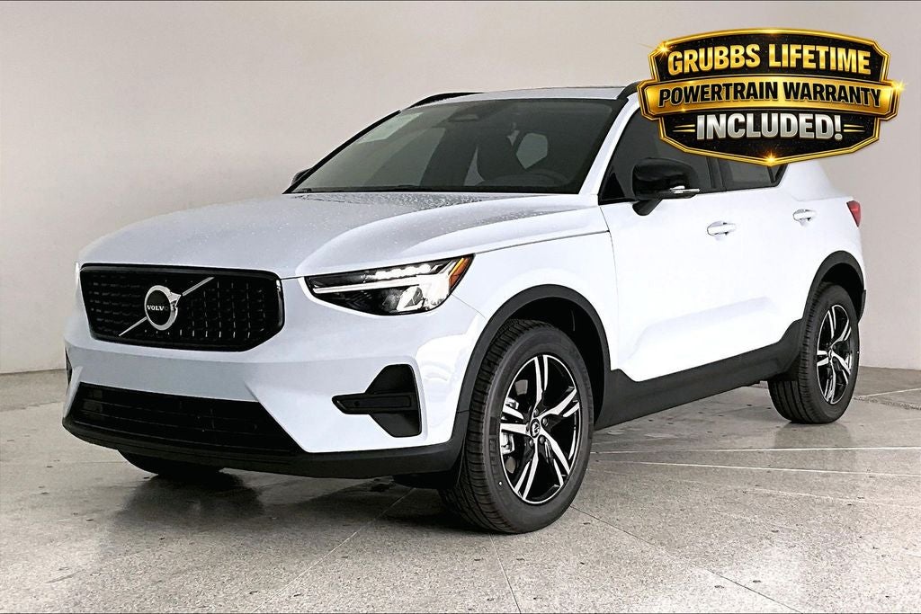 2026 Volvo XC40 B5 Core