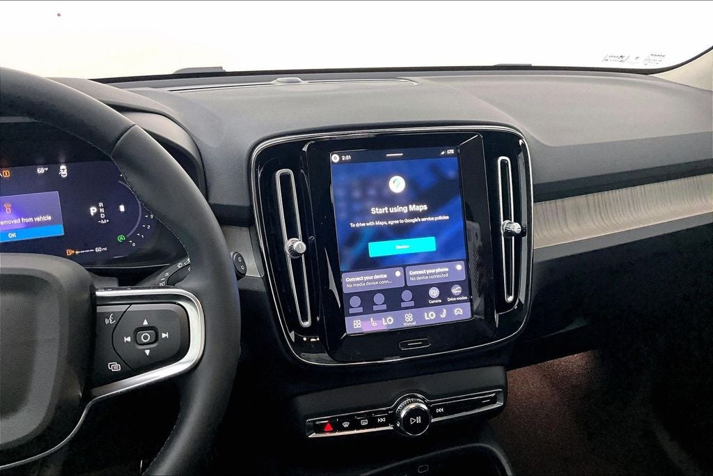 2026 Volvo XC40 B5 Core