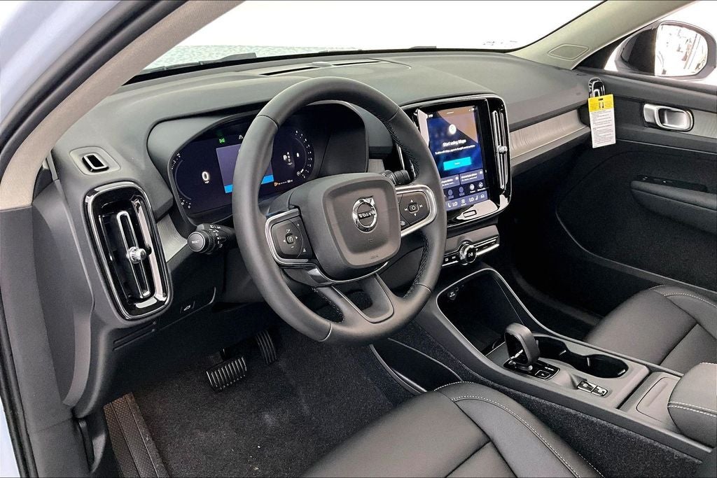 2026 Volvo XC40 B5 Core