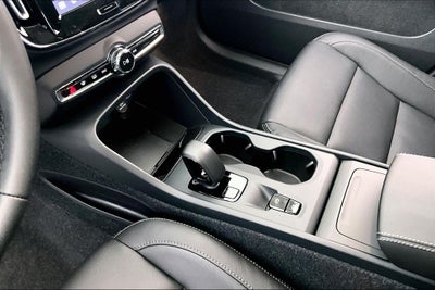 2026 Volvo XC40 B5 Core