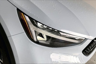 2026 Volvo XC40 B5 Core