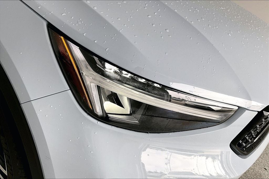 2026 Volvo XC40 B5 Core