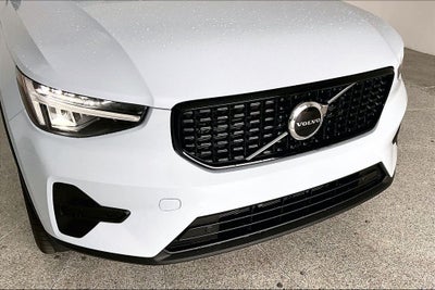 2026 Volvo XC40 B5 Core