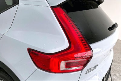 2026 Volvo XC40 B5 Core