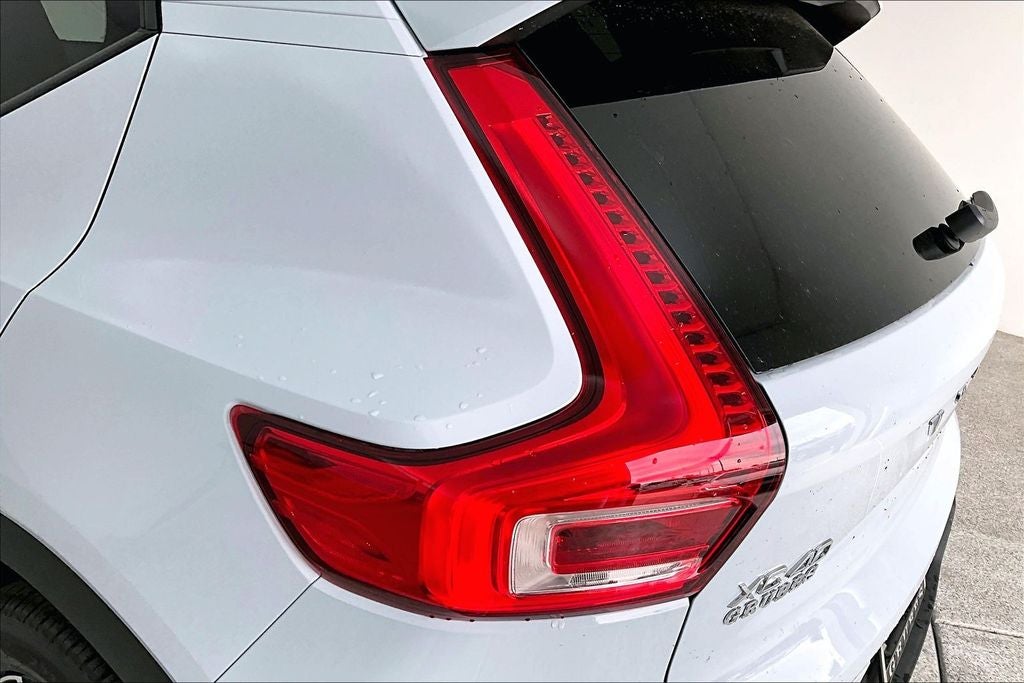 2026 Volvo XC40 B5 Core