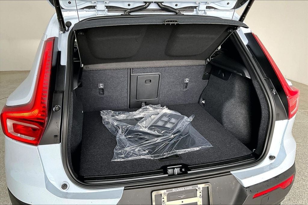 2026 Volvo XC40 B5 Core