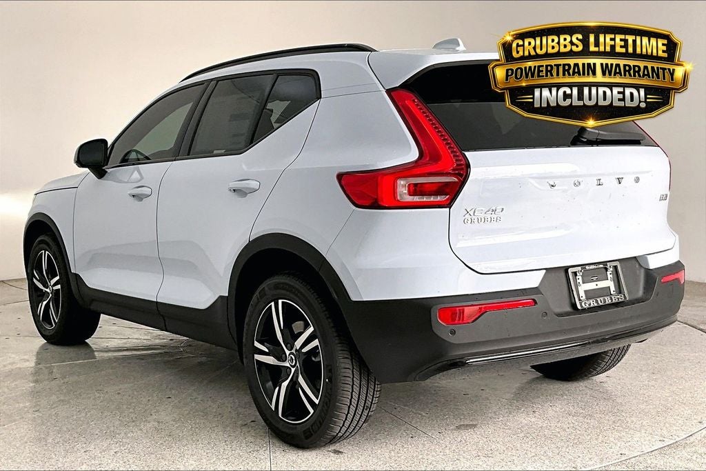 2026 Volvo XC40 B5 Core