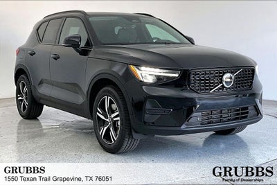 2026 Volvo XC40 B5 Core