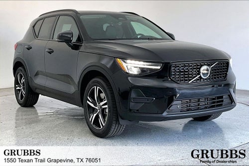 2026 Volvo XC40 B5 Core