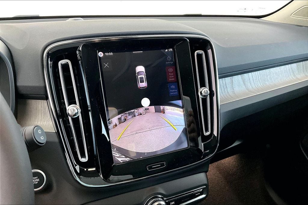 2026 Volvo XC40 B5 Core