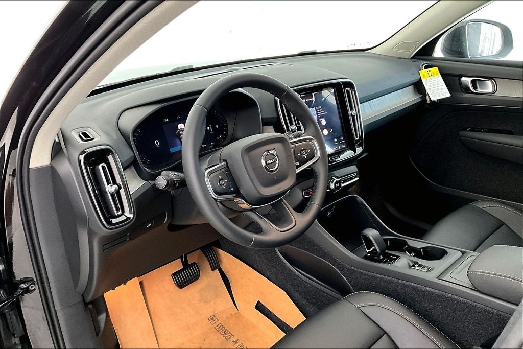 2026 Volvo XC40 B5 Core