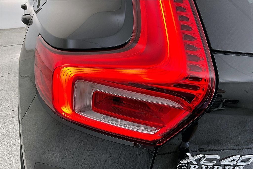 2026 Volvo XC40 B5 Core