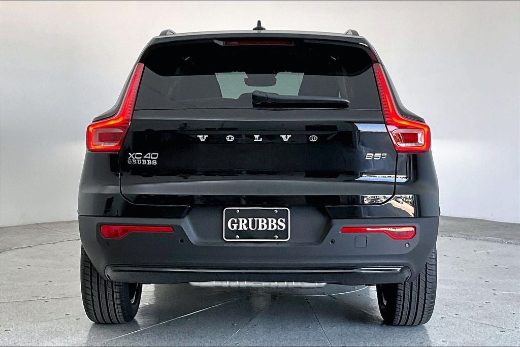 2026 Volvo XC40 B5 Core