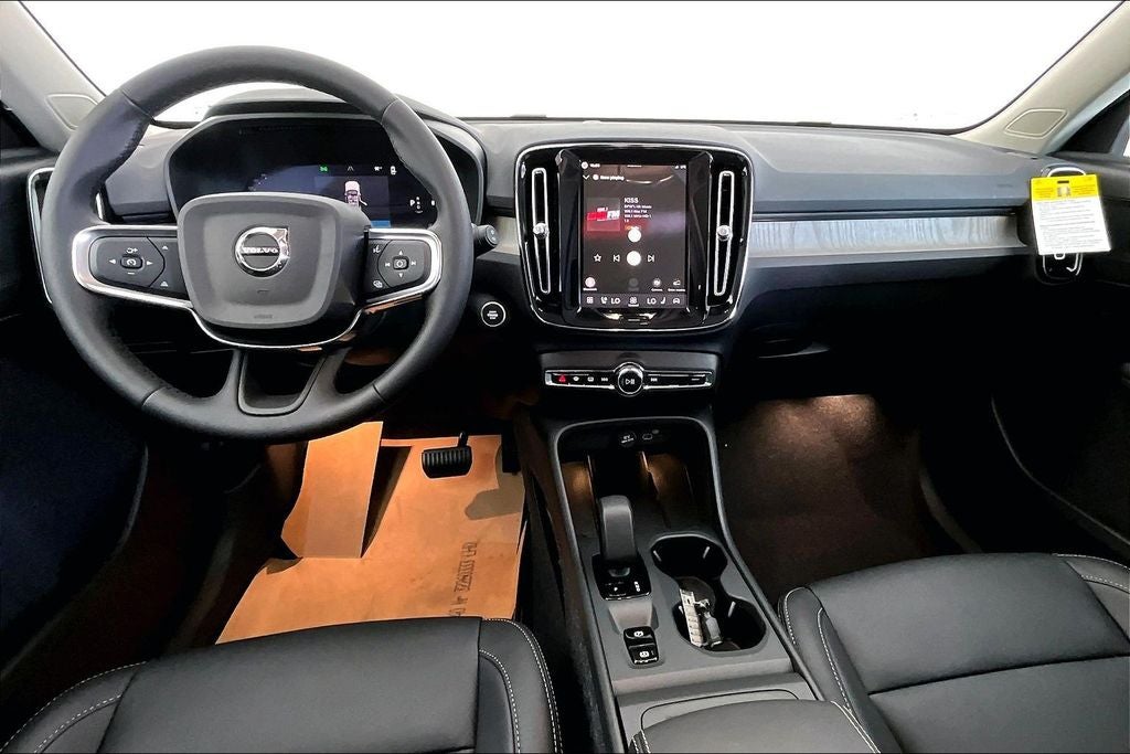 2026 Volvo XC40 B5 Core