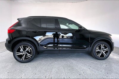 2026 Volvo XC40 B5 Core