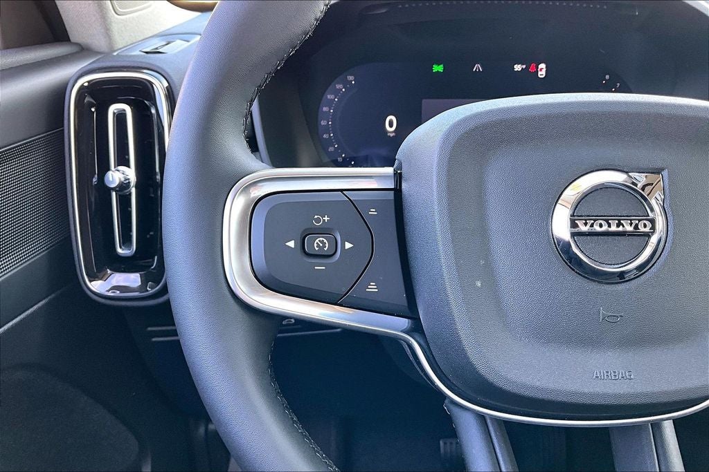 2026 Volvo XC40 B5 Core