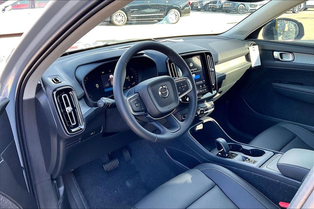 2026 Volvo XC40 B5 Core