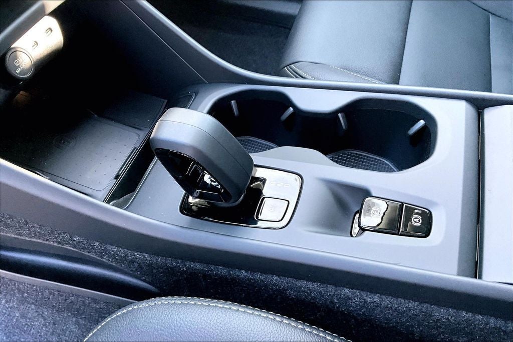 2026 Volvo XC40 B5 Core