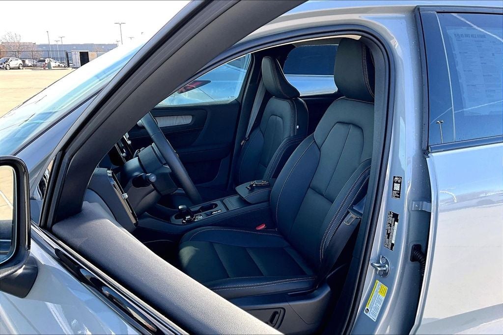 2026 Volvo XC40 B5 Core