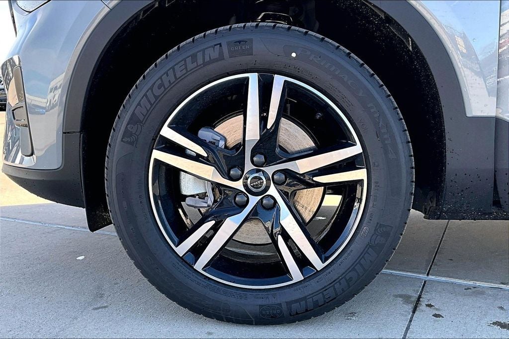 2026 Volvo XC40 B5 Core