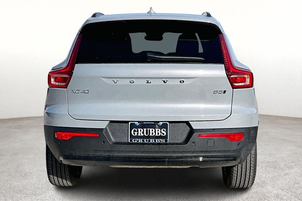 2026 Volvo XC40 B5 Core