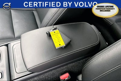 2025 Volvo XC40 B5 Core