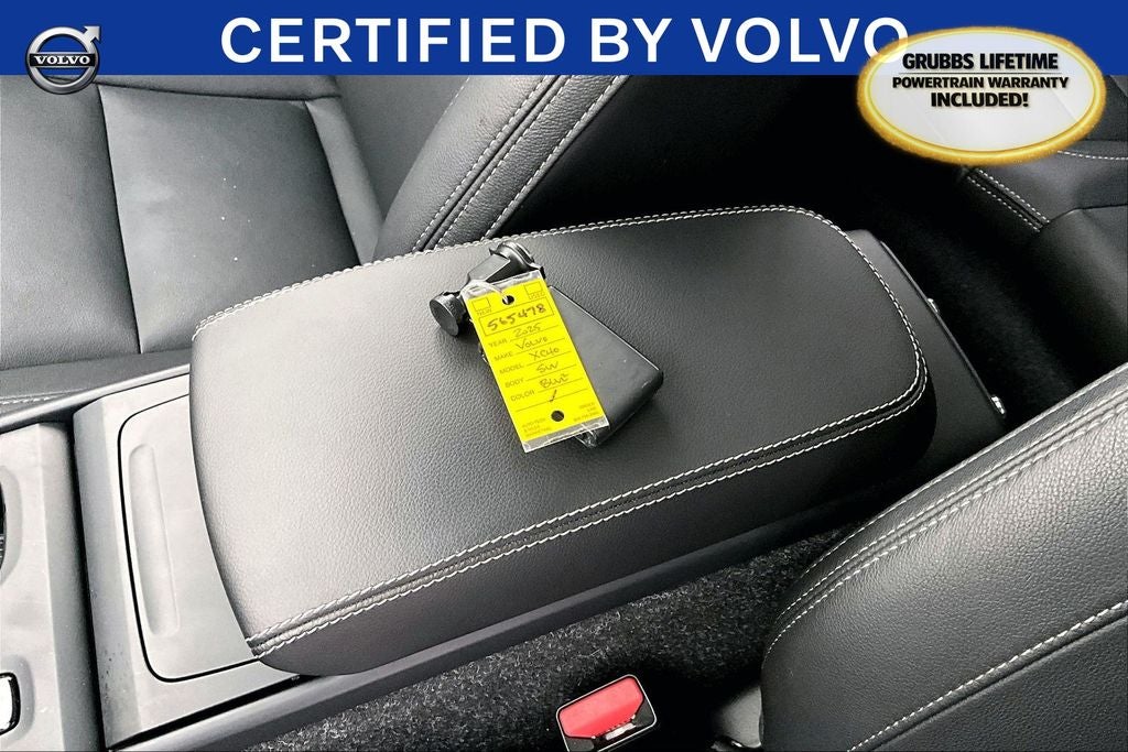 2025 Volvo XC40 B5 Core