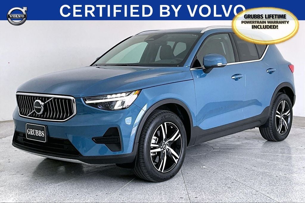 2025 Volvo XC40 B5 Core