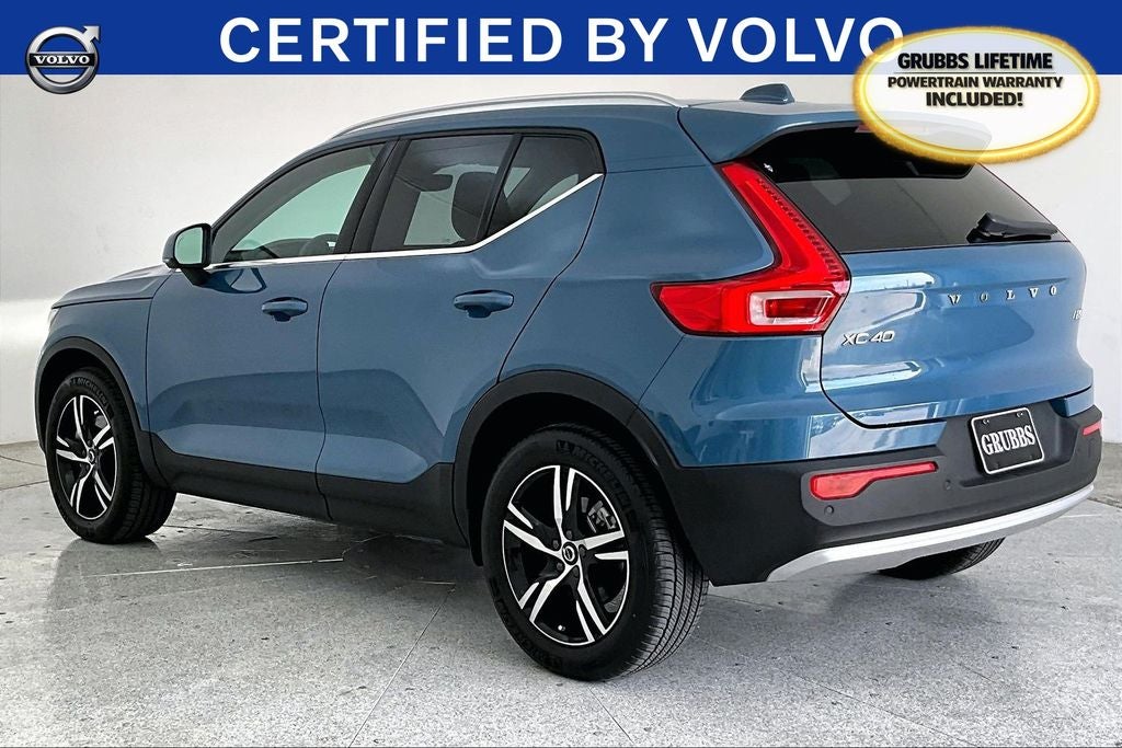 2025 Volvo XC40 B5 Core