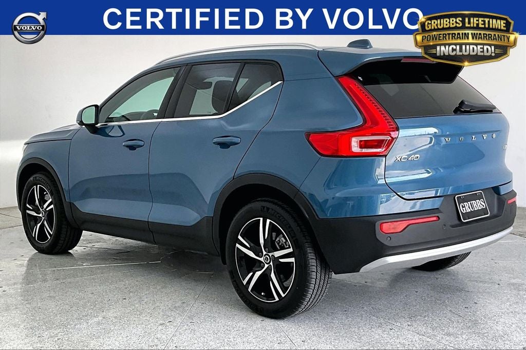 2025 Volvo XC40 B5 Core