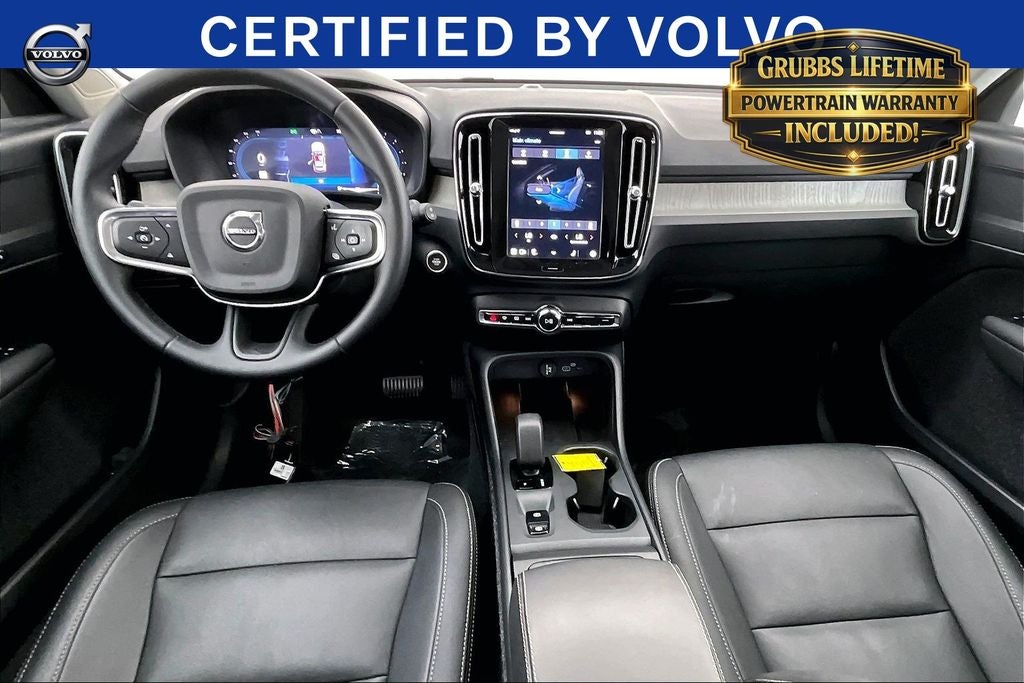 2025 Volvo XC40 B5 Core