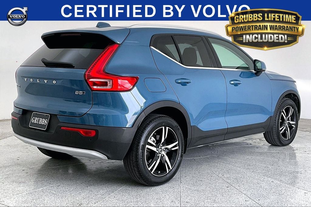 2025 Volvo XC40 B5 Core