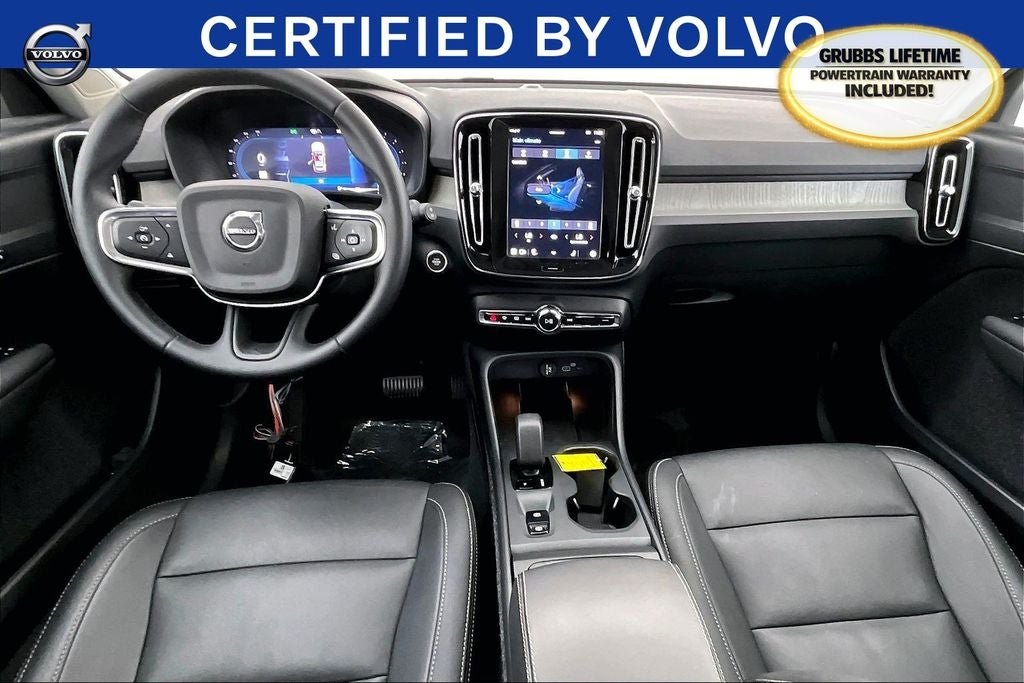 2025 Volvo XC40 B5 Core