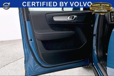 2025 Volvo XC40 B5 Core