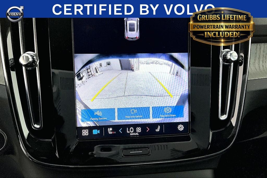 2025 Volvo XC40 B5 Core