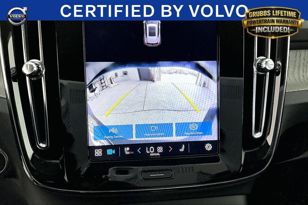 2025 Volvo XC40 B5 Core