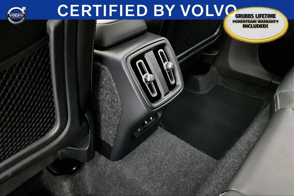 2025 Volvo XC40 B5 Core