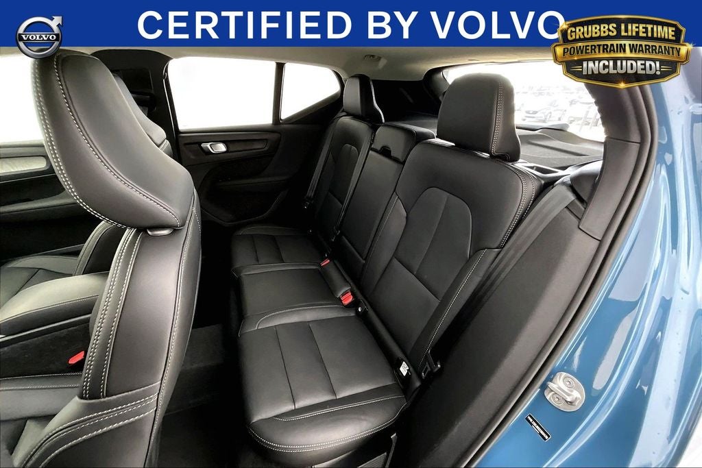 2025 Volvo XC40 B5 Core