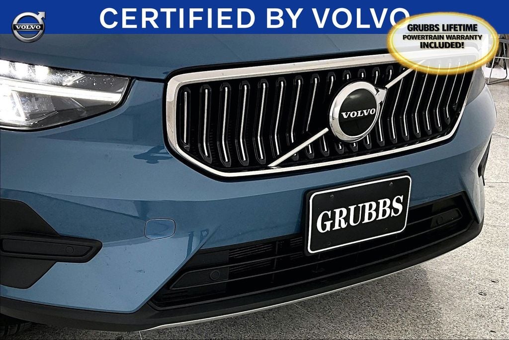 2025 Volvo XC40 B5 Core