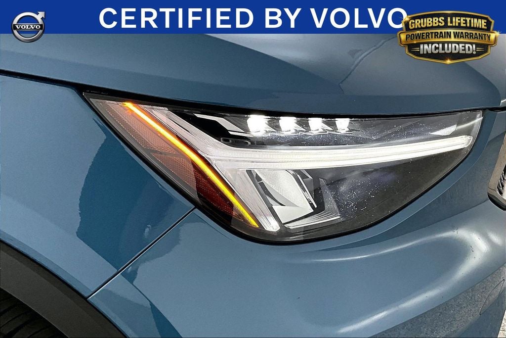 2025 Volvo XC40 B5 Core