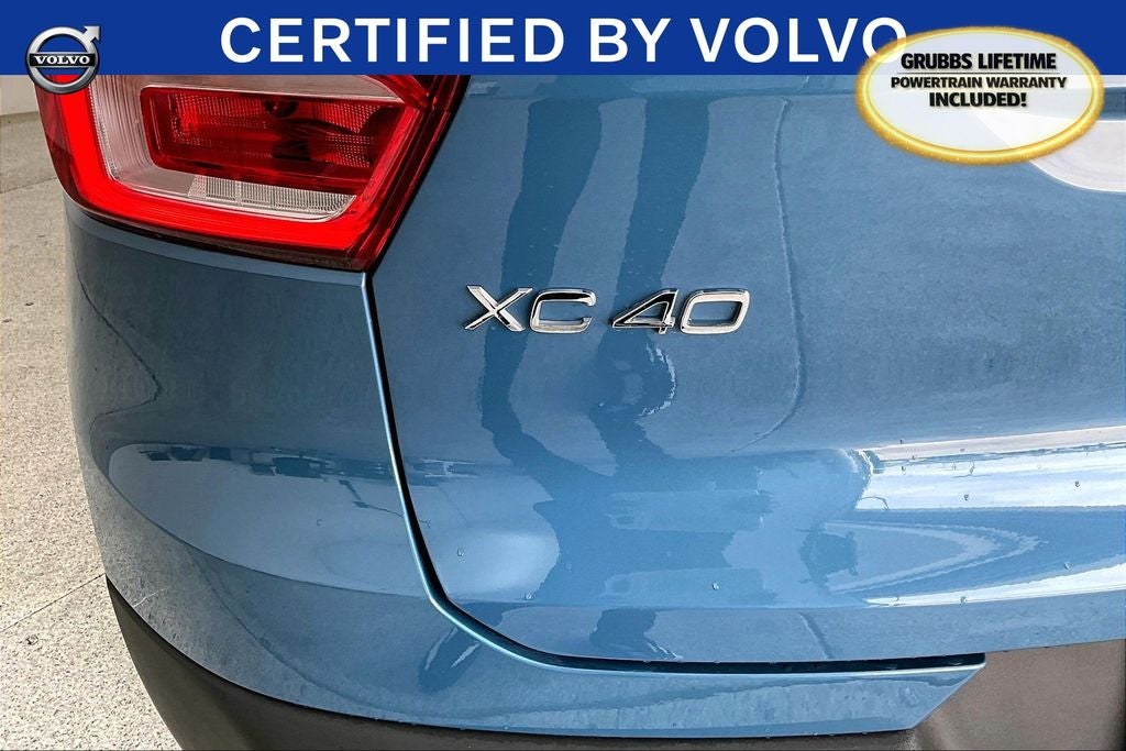 2025 Volvo XC40 B5 Core