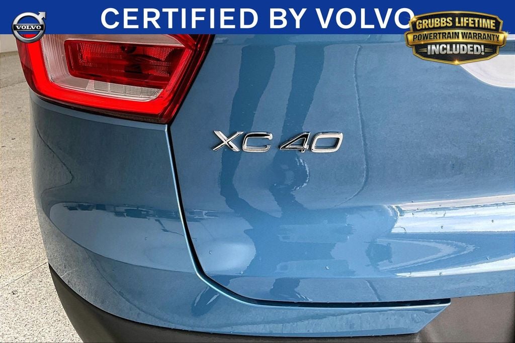 2025 Volvo XC40 B5 Core