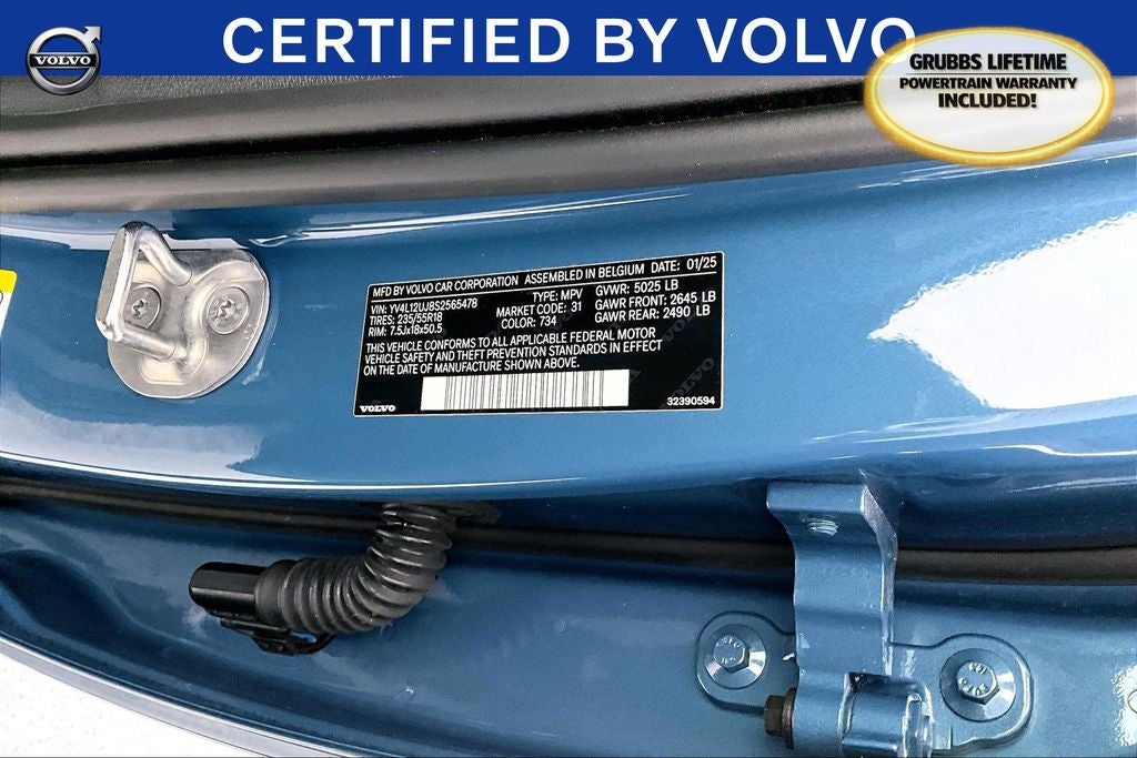 2025 Volvo XC40 B5 Core