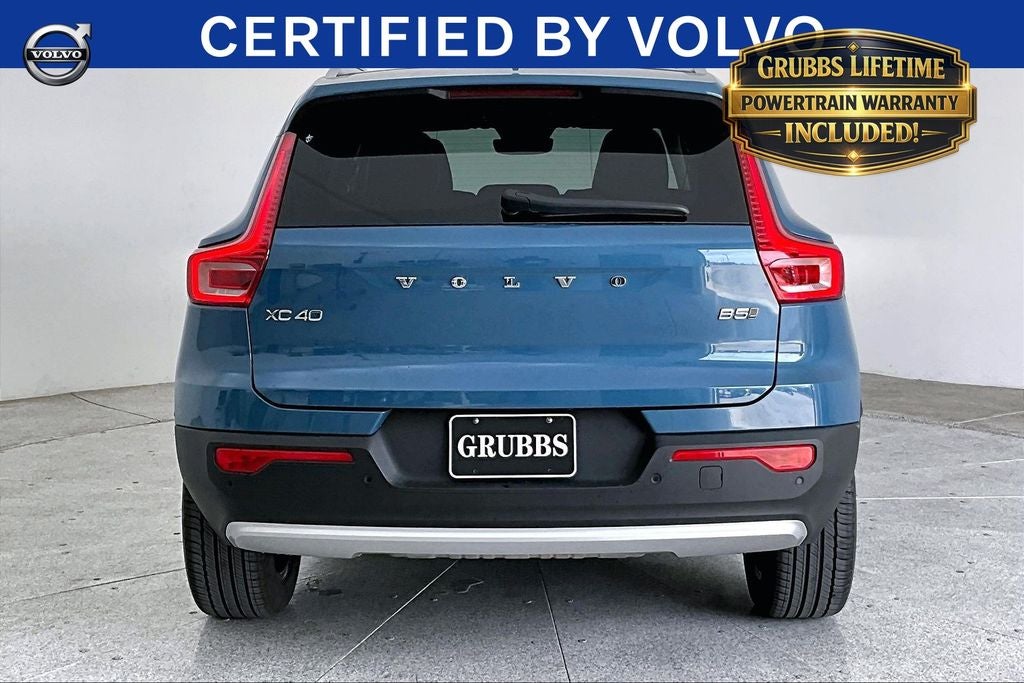 2025 Volvo XC40 B5 Core