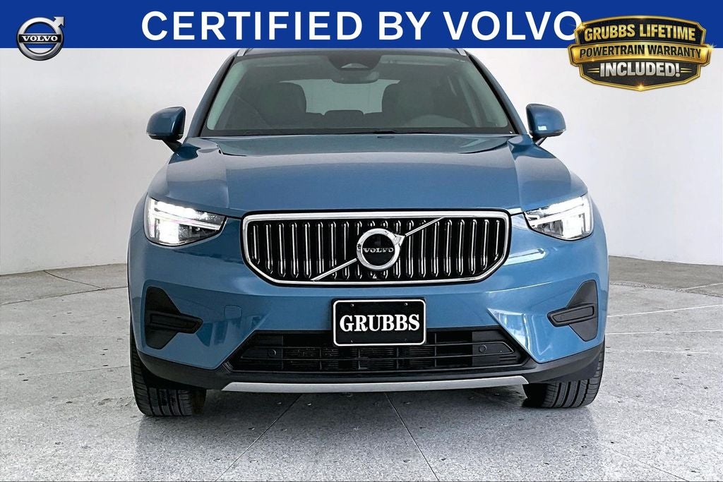 2025 Volvo XC40 B5 Core