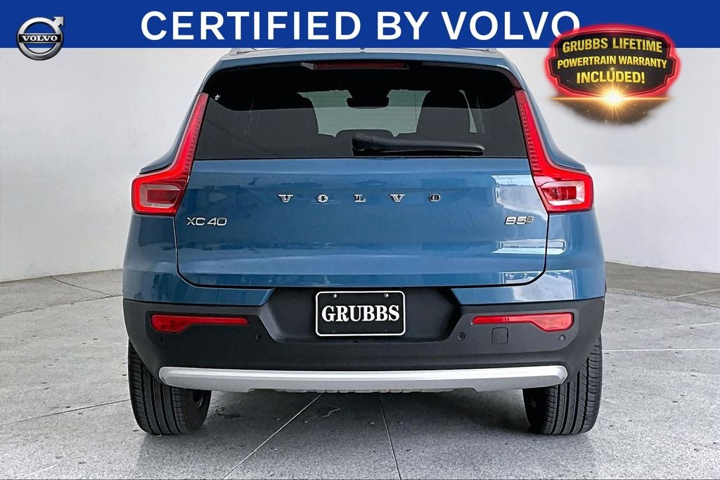 2025 Volvo XC40 B5 Core