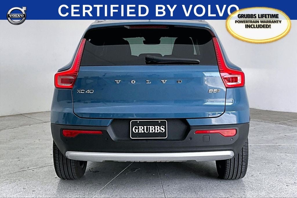2025 Volvo XC40 B5 Core
