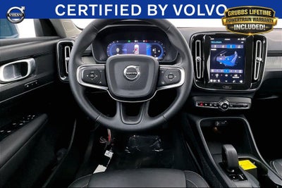 2025 Volvo XC40 B5 Core