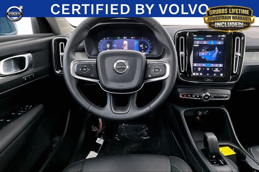 2025 Volvo XC40 B5 Core